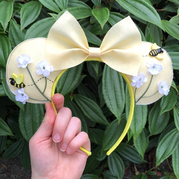 Mickey Ears🐝- - - - Picture 1 of 3